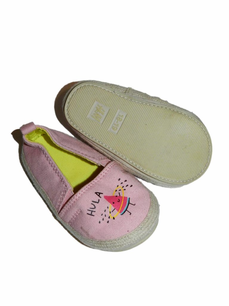 Hibátlan H&M Rózsaszín, mintás cipő (18-19)